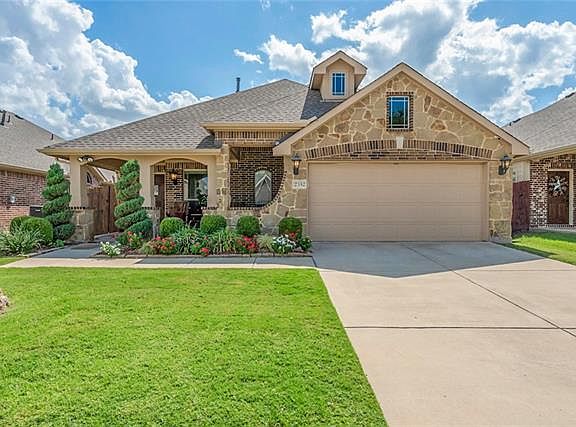 2nd image of 2352 Aurora Dr