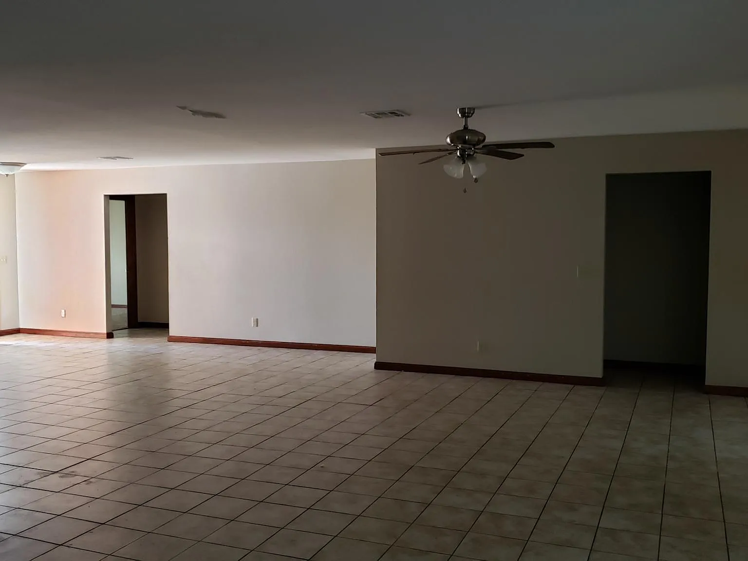 1807 E Lawter Rd — Photo 3