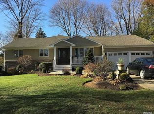 33 Eastover Dr, East Northport, NY