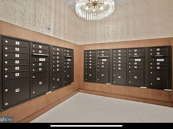 3rd image of 635 Slaters Ln #208