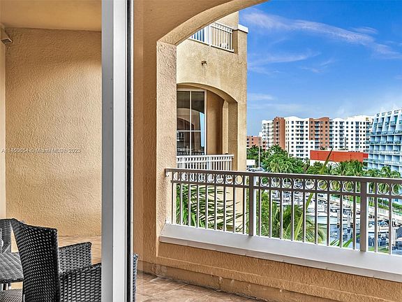 5th image of 3001 NE 185th St APT 613