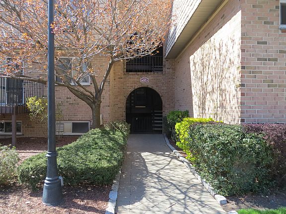 2nd image of 330 Central Park Ave APT F18