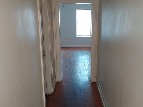 3rd image of 8116 S Evans Ave #8118