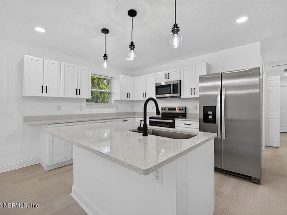 3rd image of 8365 SUSIE Street