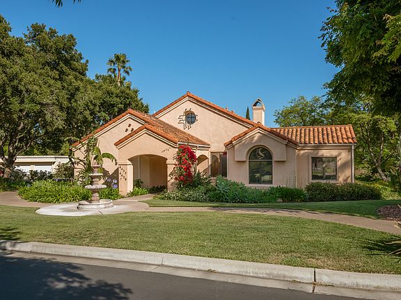 3rd image of 4439 Shadow Hills Blvd