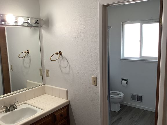 4th image of 2901 Hagen Way