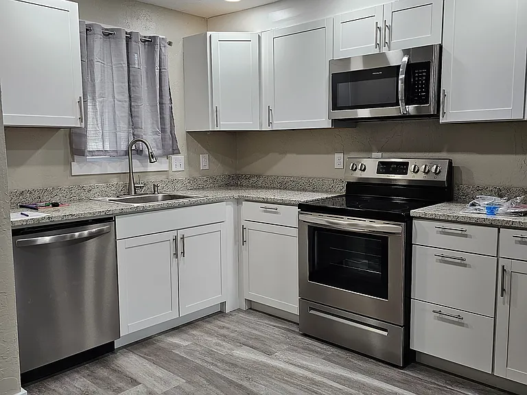 1115 E Hemlock St #4 — Photo 2