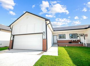 912 N Bayshore Dr, Wichita, KS 67212