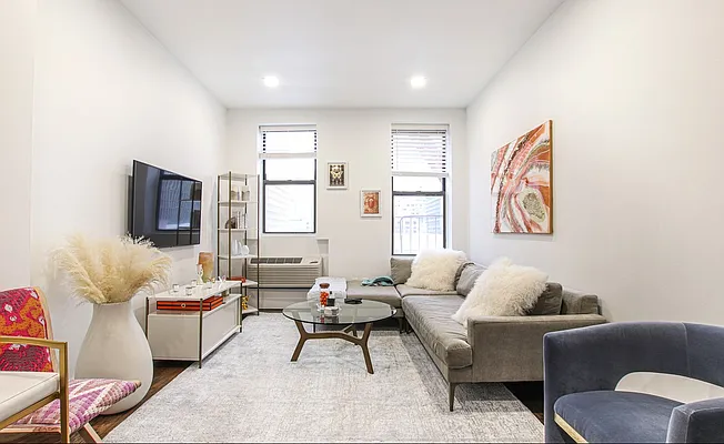 Rented by Mossanen Group | media 11