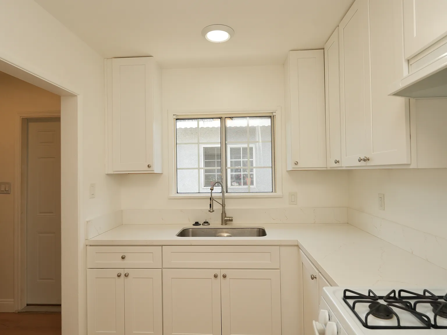2 bed, $2,800 — Photo 4