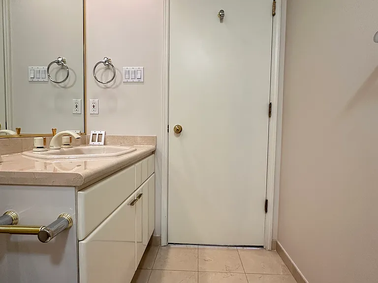 1590 W 8th Ave #1603 — Photo 28