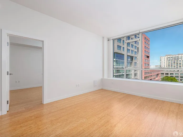 300 Berry St #907 — Photo 11