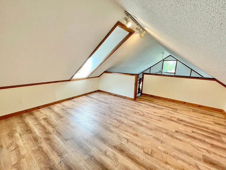 3724 Shelburne Rd — Photo 9