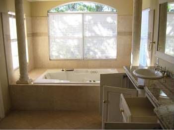 2nd image of 2501 Wilton Dr