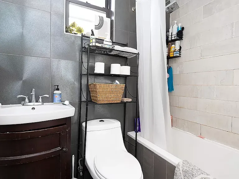 219 Troutman St #3L — Photo 9