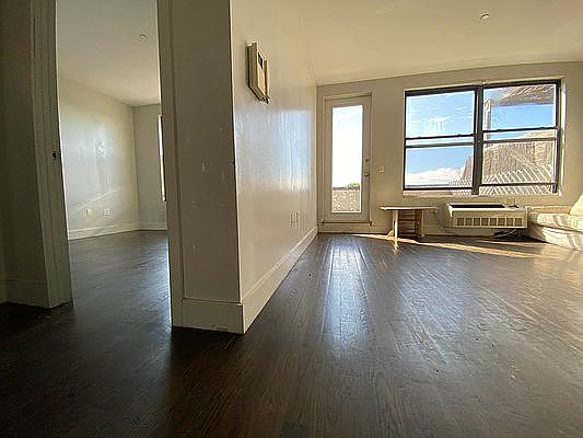 4th image of 41 Kosciuszko St #4C