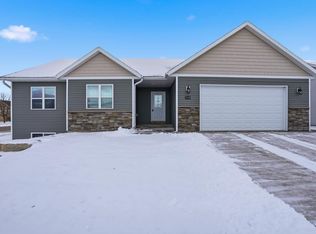2148 Cambridge Ct, Reedsburg, WI 53959