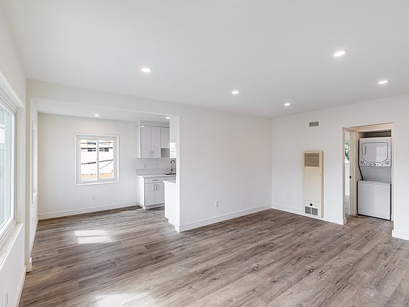 5th image of 1112 11th St APT 1