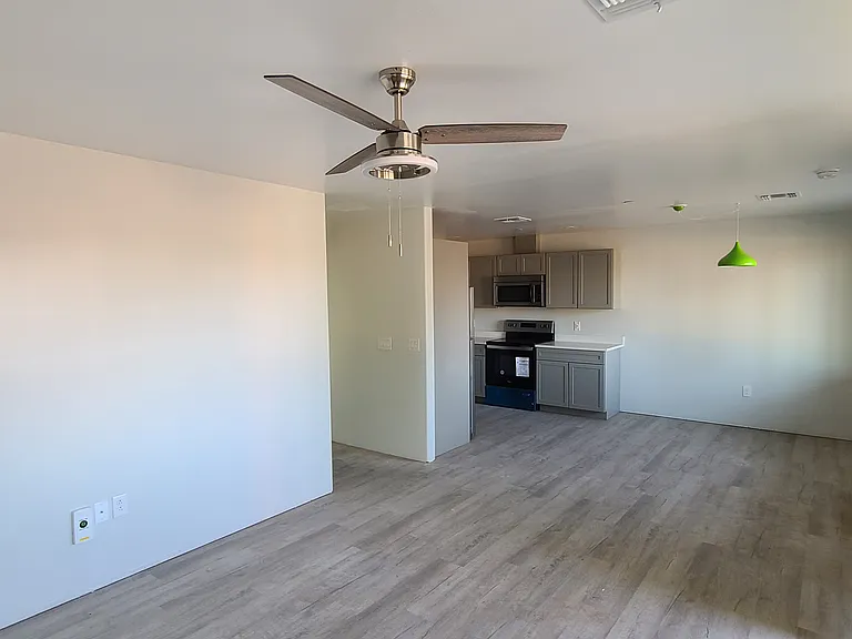 23 E Illini St #106 — Photo 10
