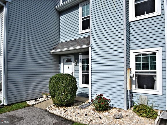 4th image of 17 Bark Hollow Ln