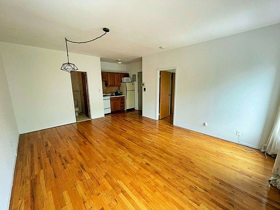 4th image of 119 Avenue A APT 4F