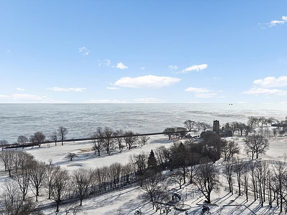 3rd image of 3950 N Lake Shore Dr APT 1730