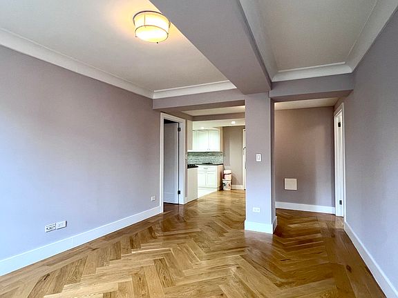 3rd image of 752 W End Ave APT 18G