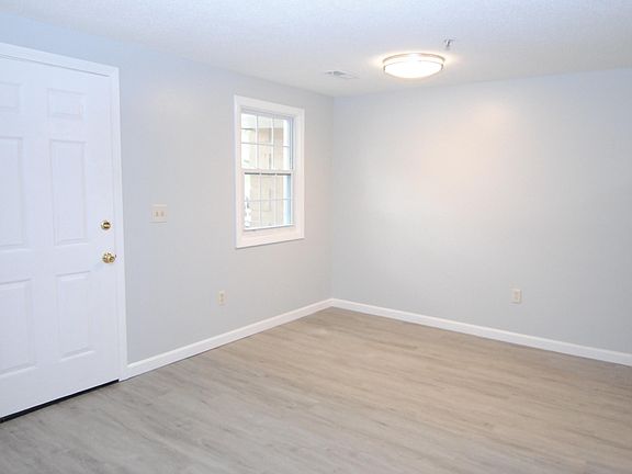 4th image of 605 Elmwood Dr