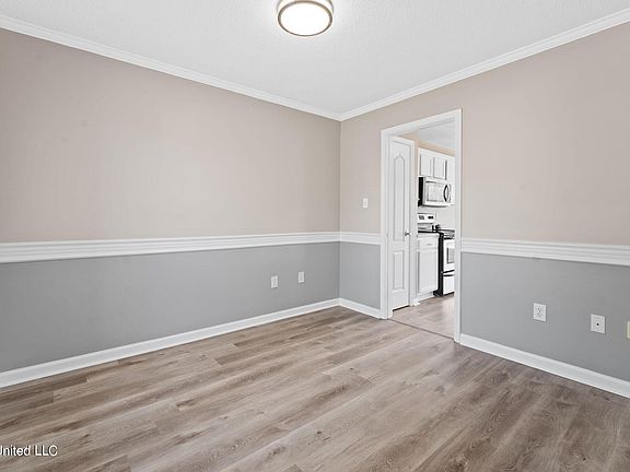 5th image of 9026 Hickory Dr