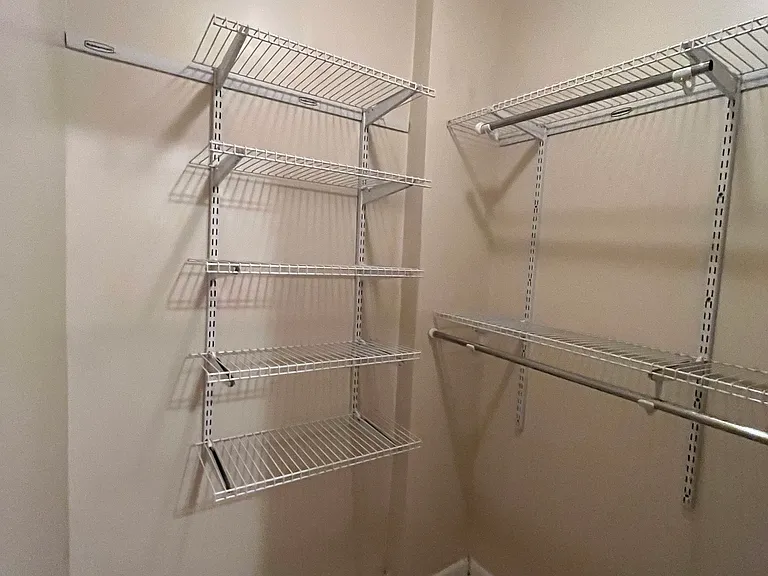 West Franklin Apts — Photo 5