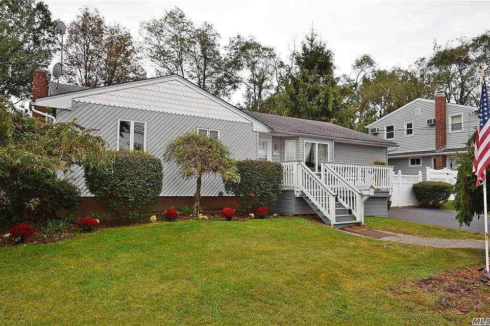 1st image of 136 Villa Ave