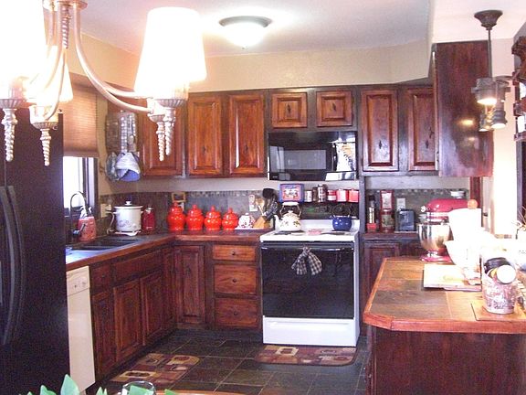 3rd image of 310 Centurian St
