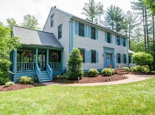 44 Swallow Ln, Dunstable, MA 01827