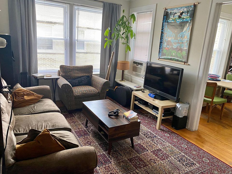 1st image of 5054 N Winchester Ave #3