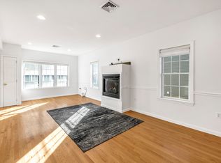 518 E 8th St, South Boston, MA 02127