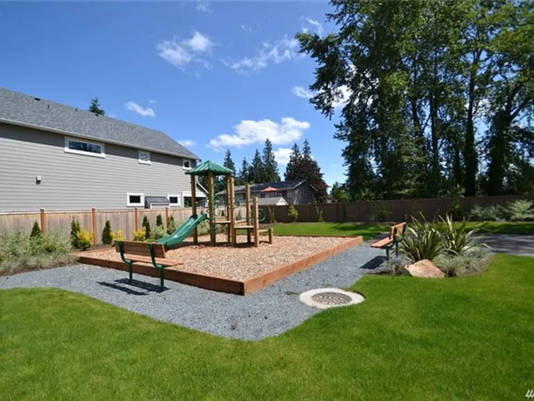 19414 Meridian Dr SE — Photo 24