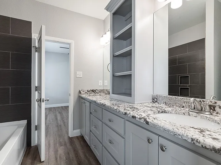 2840 Forest Park Blvd — Photo 10