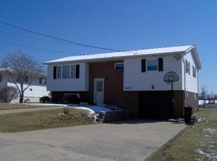 1427 Walker Rd, Follansbee, WV 26037