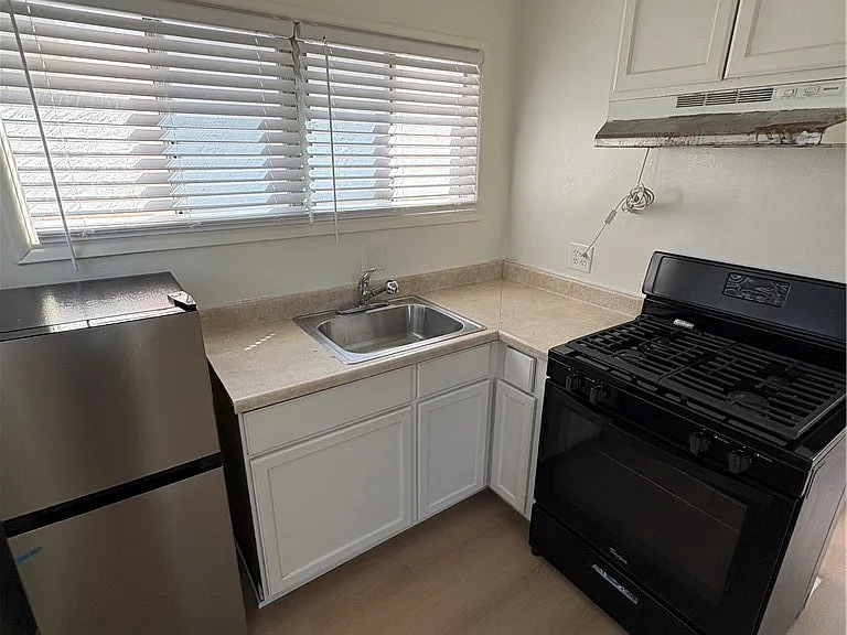 149 Bay Shore Ave #1R — Photo 2