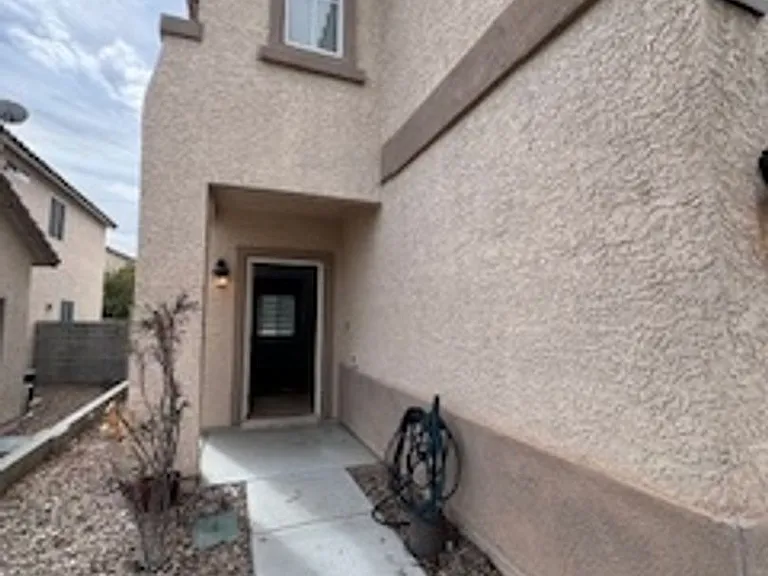 10413 Orange Port Ct — Photo 2