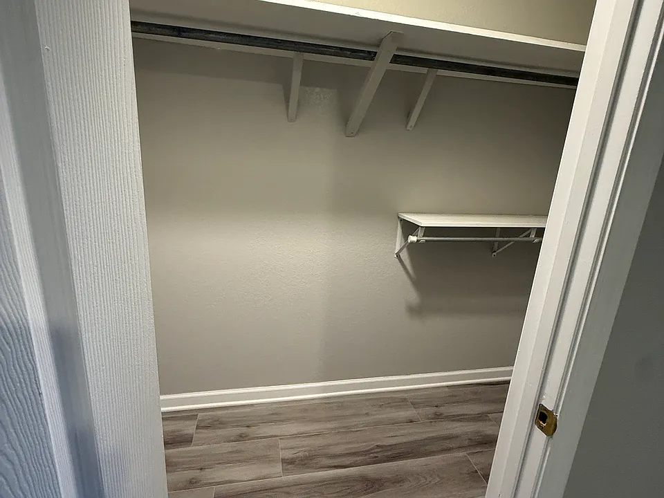 walk in closet