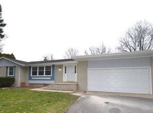 760 Sycamore Ln, Dundee, IL 60118