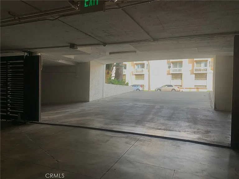 425 S Catalina Ave #4 — Photo 35