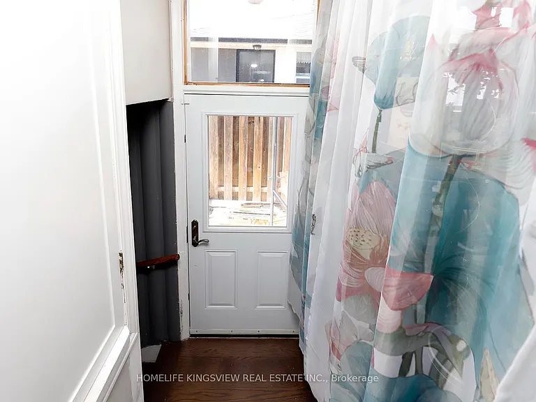 110 Longfield Rd — Photo 17