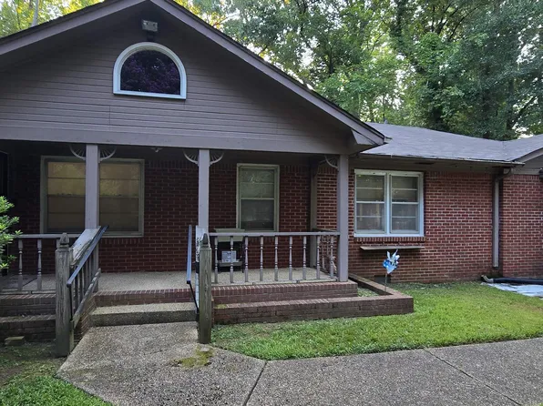 3877 N Lakewood Dr, Memphis, TN 38128
