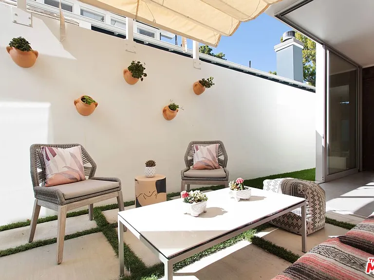 644 Navy St — Photo 12