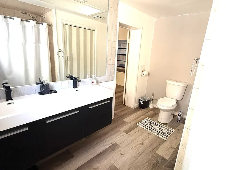4221 Rose Ln NE — Photo 14
