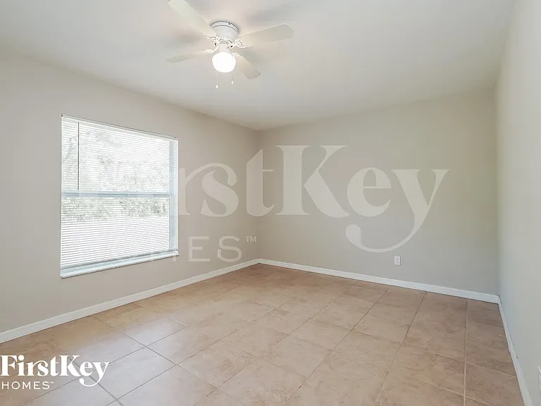 12246 Gulfstream Blvd — Photo 11