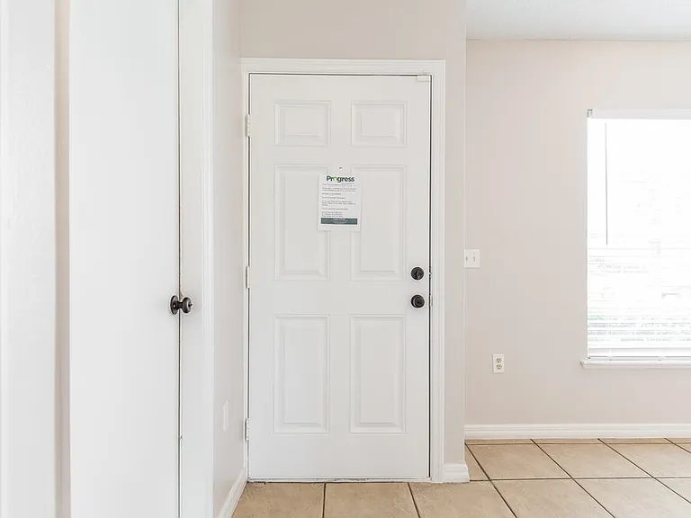 221 Timbercreek Pines Cir — Photo 2
