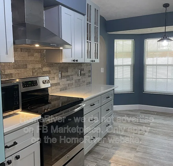 4021 NE 6th Ct — Photo 3